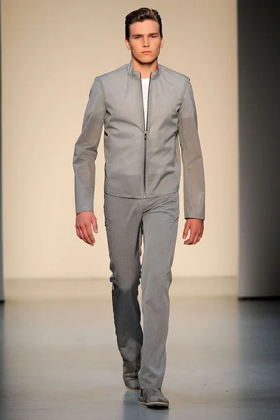 Look 17